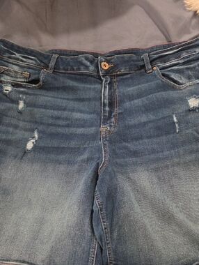 Edgely Distressed Dark Blue Boyfriend Jeans